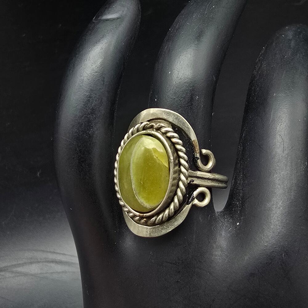Green Agate Gemstone Ring Silver Tone Bogo Style Size 6